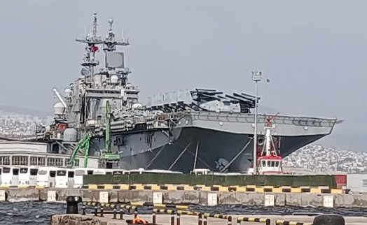 ABD Donanmasına ait USS WASP, İzmir Limanı'nda!