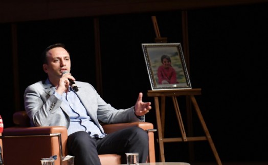 Başkan Eşki ‘Kadın ve Demokrasi Çalıştayı'nda konuştu: 'Mücadele bedellerle kazanılır'