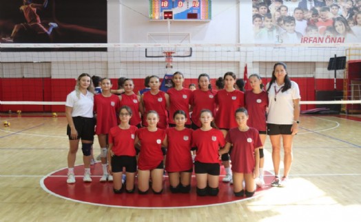 Bayraklı'da 9 Eylül voleybol turnuvası