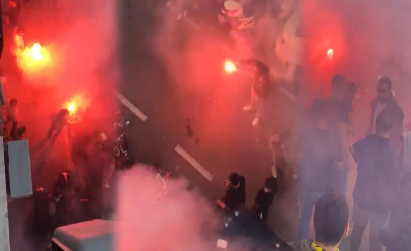 Galatasaray'ı bekleyen Fenerbahçe taraftarı Kadıköy'ü yaktı