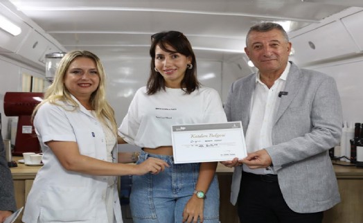 Güzelbahçe'de barista kursu sertifikaları dağıtıldı