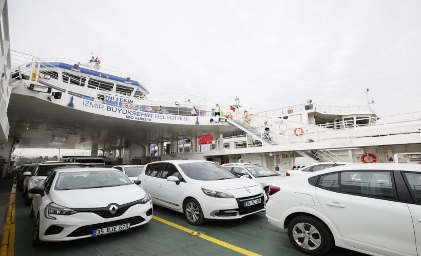 İZDENİZ trafiğe nefes oldu: Feribotla taşınan araç sayısı yüzde 30 arttı