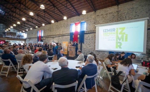 İzmir'de deprem riski ve alınacak önlemler konuşuldu