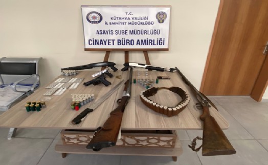 Kütahya'da silahlı fotoğraf paylaşımlarına 10 gözaltı