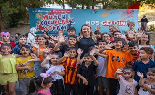 ‘Mutlu Çocuklar Sokağı' 18 mahallede 5 bin çocukla buluştu