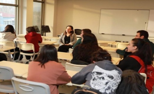 2024'te dolu dolu geçen Eğitim ve Sanatın Adresi: Prof. Dr. İsmail Aka Kütüphanesi