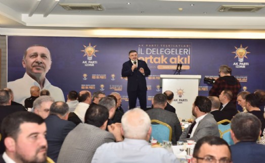 Delege buluşmasında AK Partili Saygılı'dan CHP'li mevkidaşına salvo: İzmir'e sadece kasvet ve başarısızlık getirdi