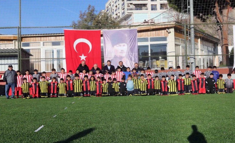 Bayraklı’da U-10 Cup Futbol Turnuvası başladı