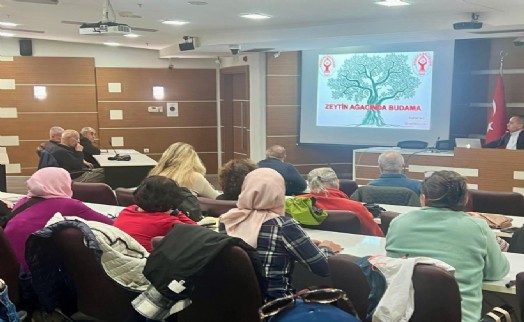 Bornova Belediyesi'nden zeytin üreticilerine destek