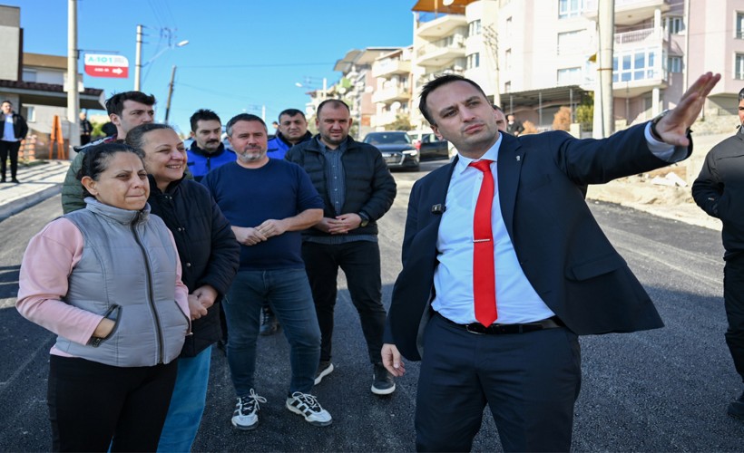 Bornova'da Atatürk Mahallesi yolu yenilerek yeni yıl öncesi kullanıma açıldı