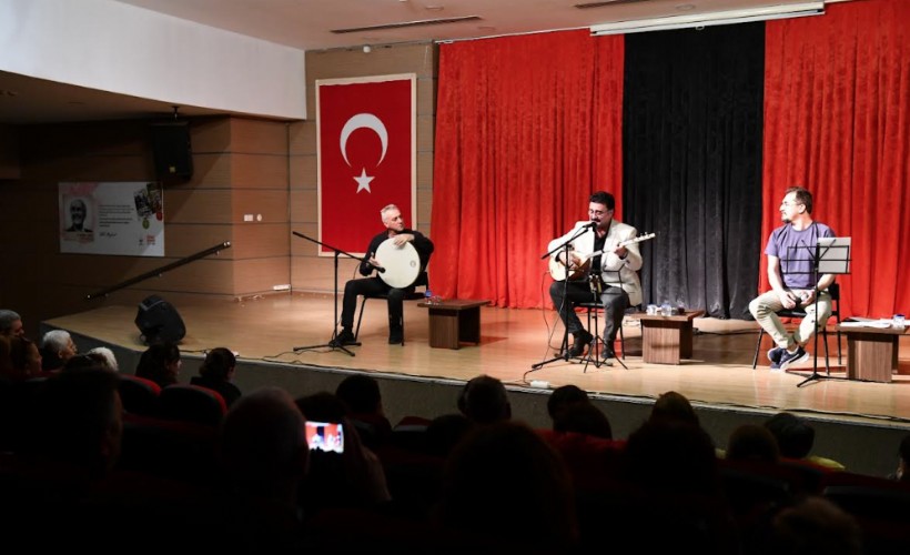 Çiğli’de şiir ve türkü rüzgarı esti: Sanat ve edebiyat buluşması