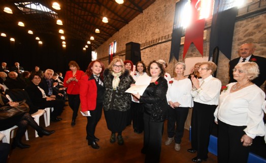 İzmir'de İleri Yaşta Dijital Eşitlik Sempozyumu yapıldı