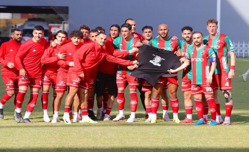 Karşıyaka'da Cenk Ahmet tamam, Sefa ve İsmail sırada