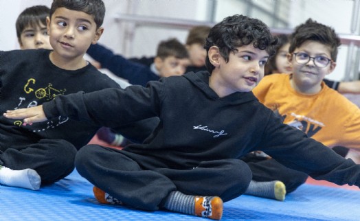 Karşıyakalı çocuklar ‘Neşeli Hareketler Kış Okulu'nu çok sevdi