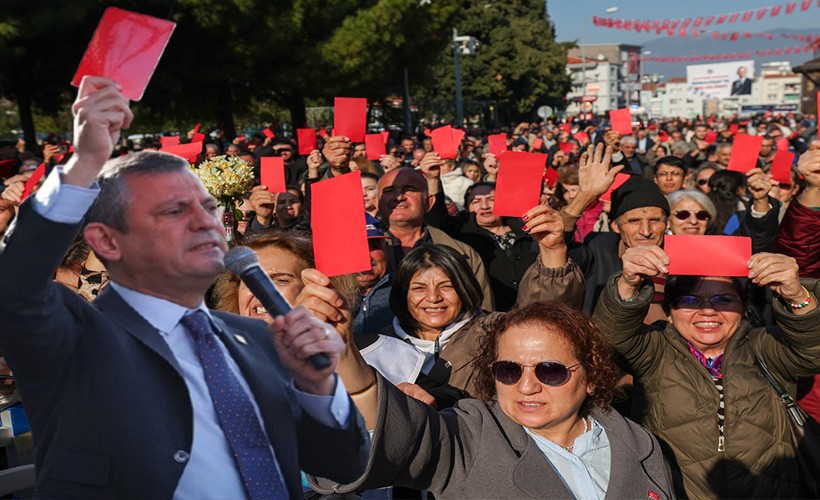 Özel, Kemalpaşa’da iktidarı hedef aldı: Seçime kadar kırmızı kart göstereceğiz