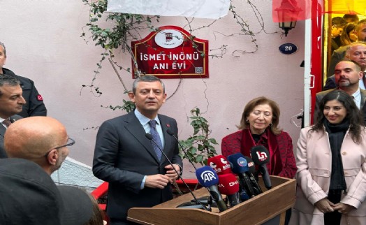 Özel'den anma töreninde seçim mesajları: 'İlk seçimde iktidar olacağız!'