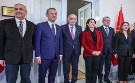 Sürece ‘şüpheci iyimser' yaklaşım