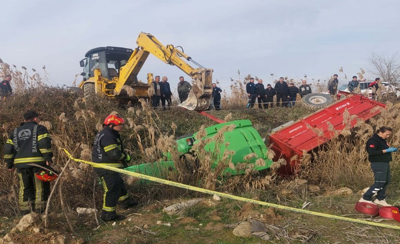 Traktör devrildi; dede öldü, araçtan atlayan torunu kurtuldu