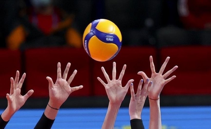 Voleybolda İzmir ekipleri evinde