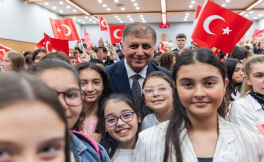 29 Ekim'e özel meclis oturumu! Başkan Tugay gençleri ve çocukları ağırladı