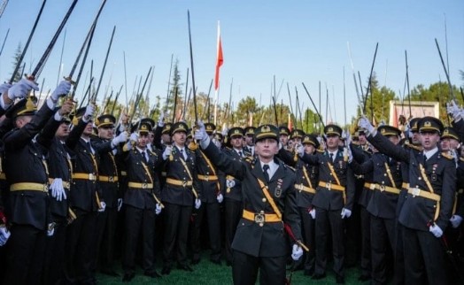 5 teğmenin haysiyet mücadelesi yeni başlıyor