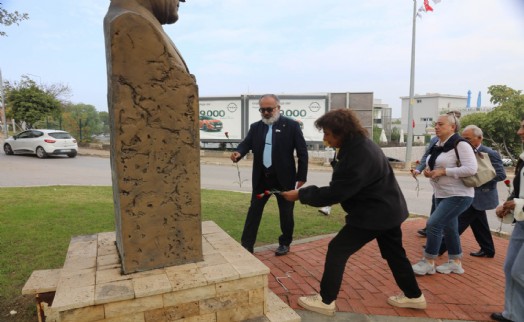 Ahmet Taner Kışlalı Güzelbahçe'de anıldı