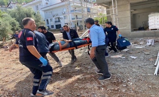 Asansör boşluğuna düşüp yaralandı