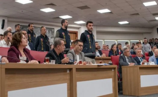 Aydın Büyükşehir Meclisi'nde çevik kuvvetli oturum gündem oldu