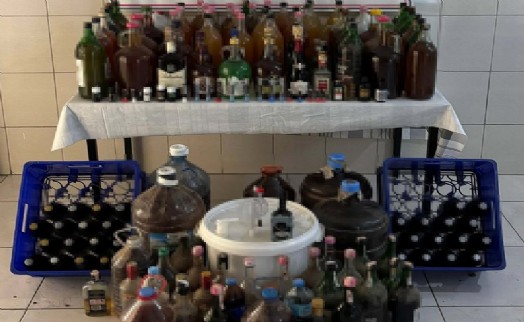 Aydın'da kaçak içki operasyonu: 3 gözaltı
