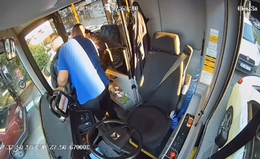 Aydın'da otobüs şoförü Heimlich manevrası ile hayat kurtardı; o anlar kamerada