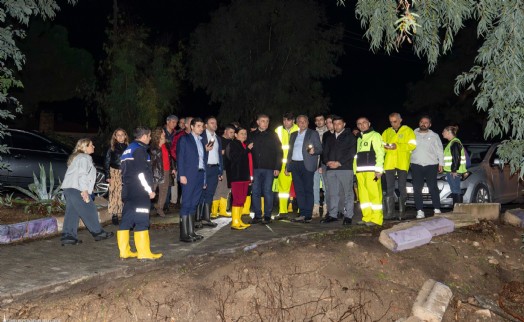 Başkan Tugay Foça'da incelemelerde bulundu