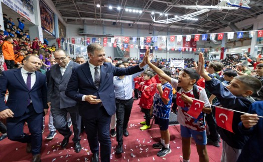 Başkan Tugay'dan İzmirli sporculara mesaj: 'Destek bizden şampiyonluklar sizden'