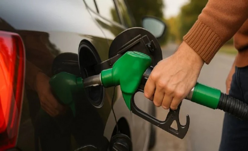 Benzine zam resmi tatile takıldı!