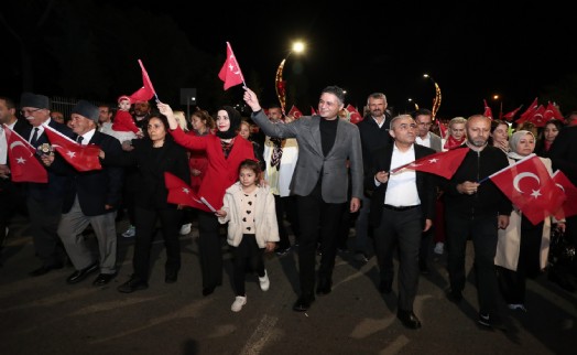 Binlerce Aliağalı Cumhuriyet Kortejinde buluştu
