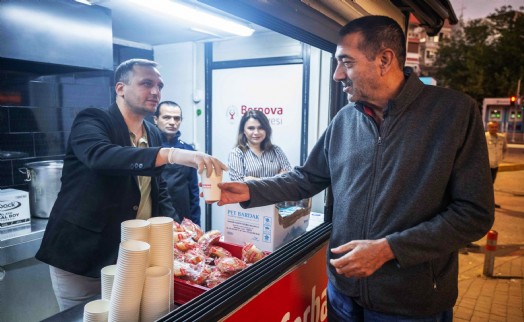 Bornova'da soğuk sabahlar sıcak çorbayla ısınıyor