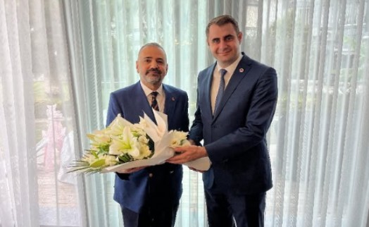 CHP İzmir'de ev hapsinde temsili devir-teslim!