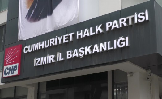 CHP İzmir'de kriz alarmı: Genel merkez tutuklu adayda ısrarcı, taban ayakta!