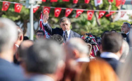 CHP İzmir'den Cumhuriyet Bayramı'nda coşkulu kutlama: Tugay'dan genel seçimler için ‘rekor oy' çıkışı!