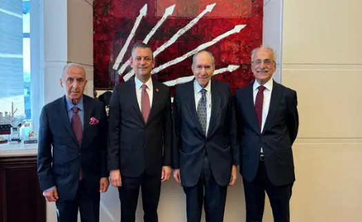 CHP eski Genel Başkanı hastaneye kaldırıldı!