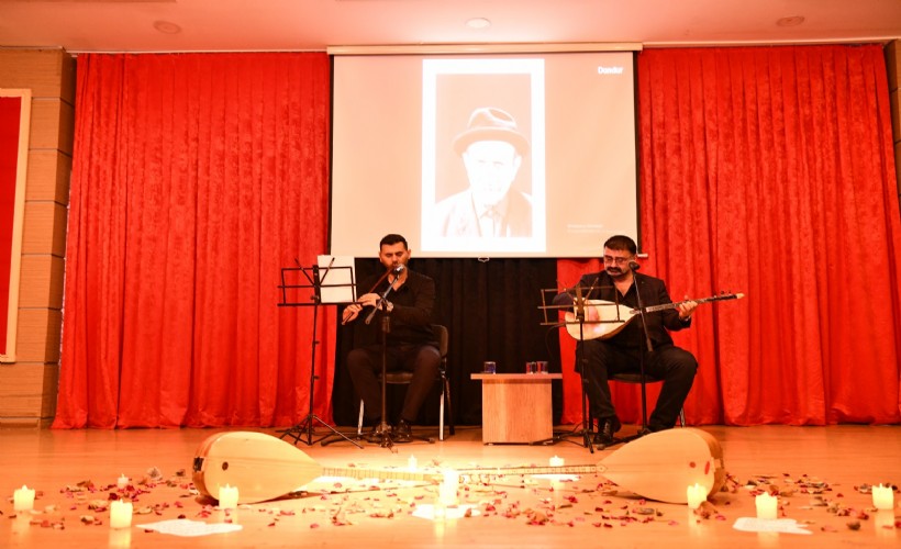 Çiğli’de duygu dolu gece: Aşık Veysel türkülerle anıldı