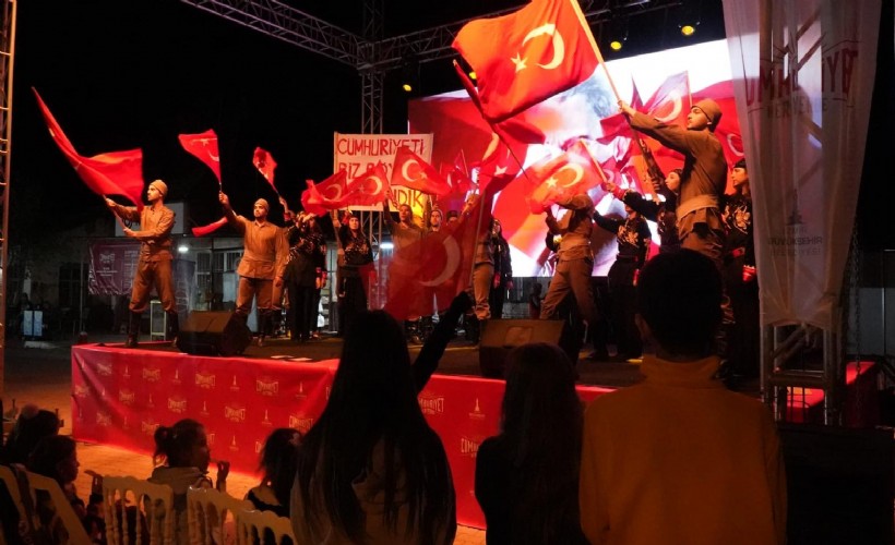 Cumhuriyet coşkusu Bergama'da kutlandı