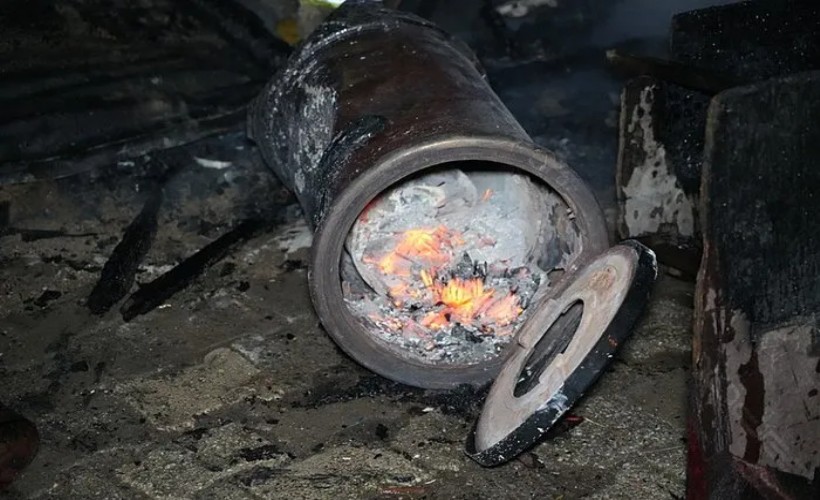 Evde çıkan yangında öldü