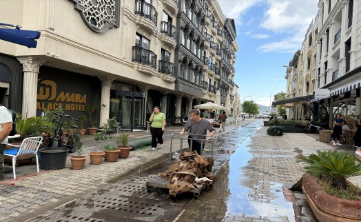 Fethiye sel sonrası yaraları sarıyor!