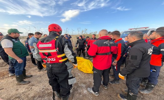 Foça'dan acı haber! Selde kaybolan kişinin cesedi bulundu