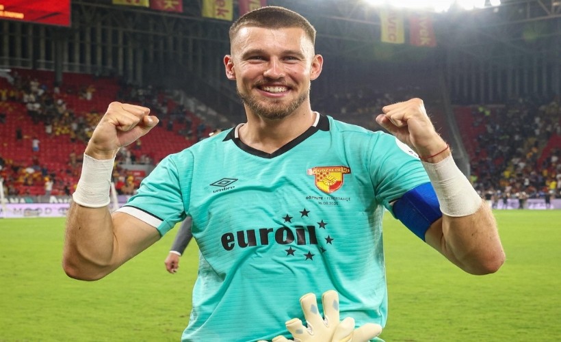 Göz-Göz'den tarihi performans: Savunmada devleri solladı!