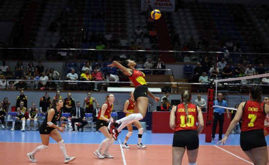 Göztepe voleybolda evinde üzüldü