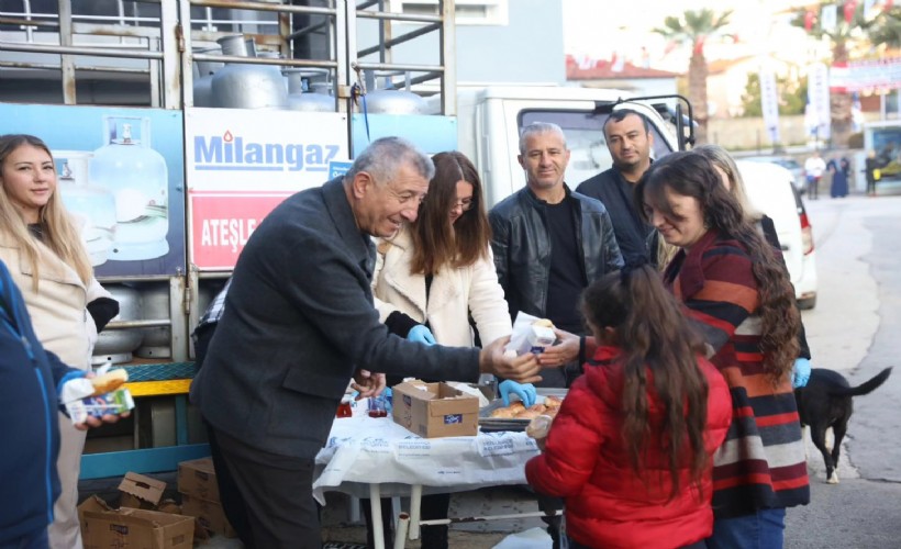 Güzelbahçe Belediyesi süt ve simit geleneğini sürdürüyor