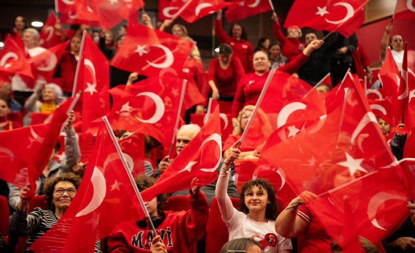 Güzelbahçe’de 102. yıl coşkusu kortej ve konserle tutlandı