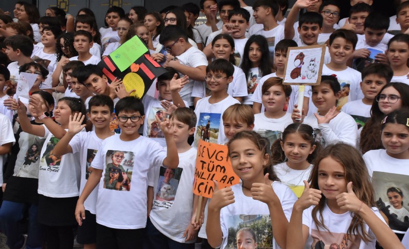 Hayvanları Koruma Günü'nde sevdikleri hayvan fotoğraflarını tişörte bastırdılar