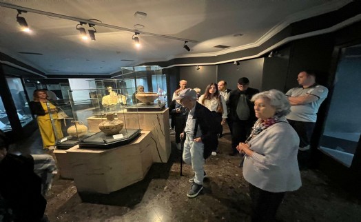 Huzurevi sakinlerinden müze ziyareti